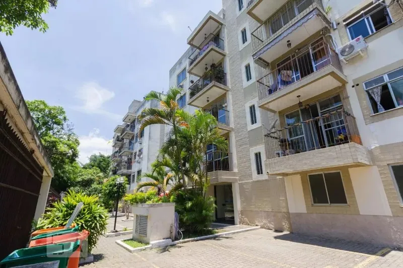 Apartamento à venda na Taquara, Rio de Janeiro-RJ: 2 quartos, sala ampla, vaga de garagem 