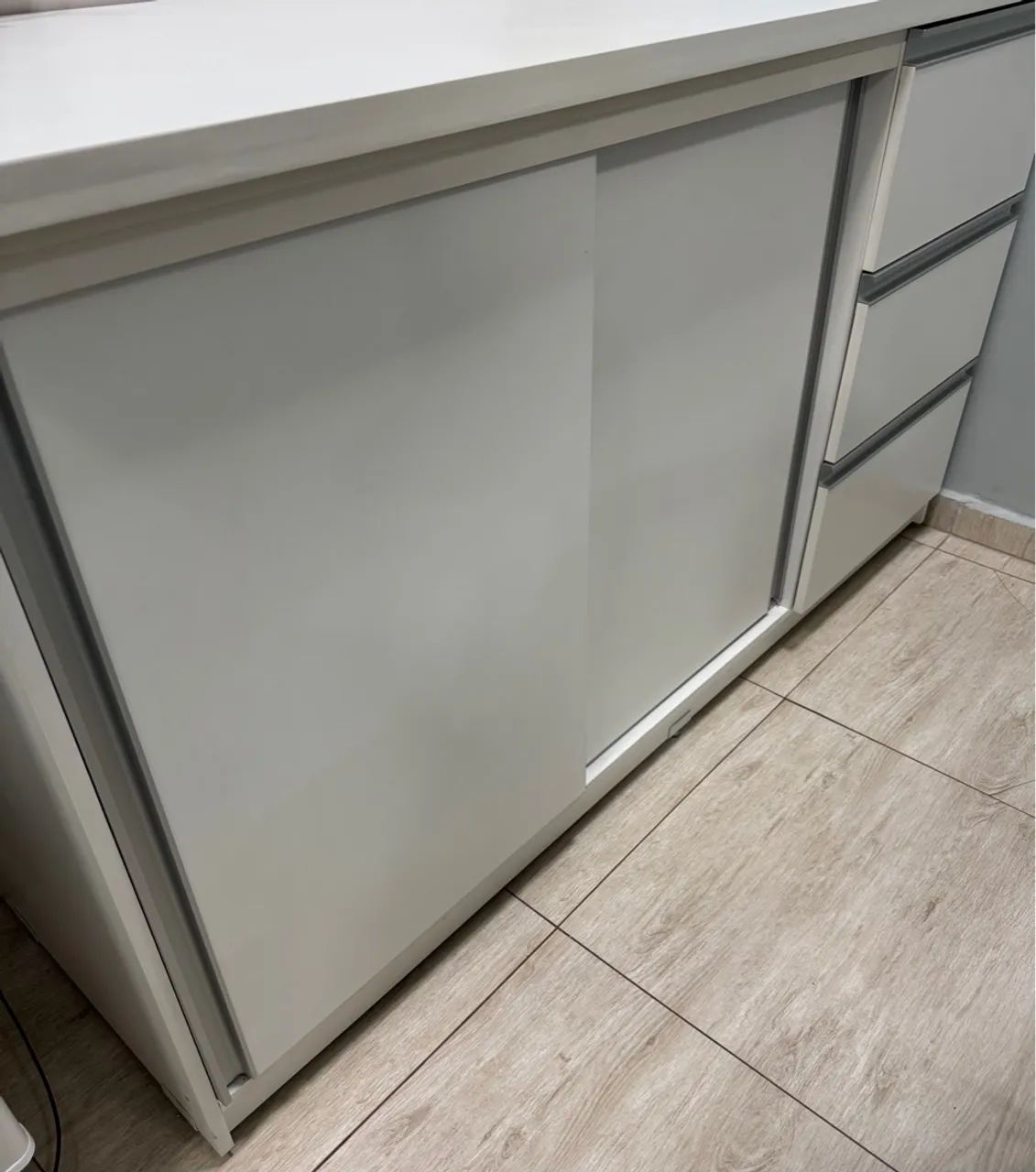 Armário mdf Branco com Portas de Correr