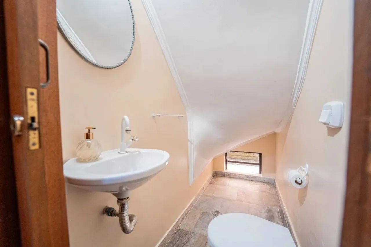 Casa tipo para venda com 2 quartos, sendo 1 suíte, 177m² - Foto 5