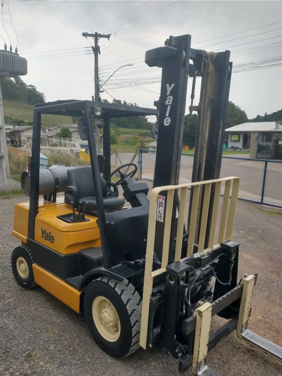 Empilhadeira Yale 2.500Kg - Foto 2