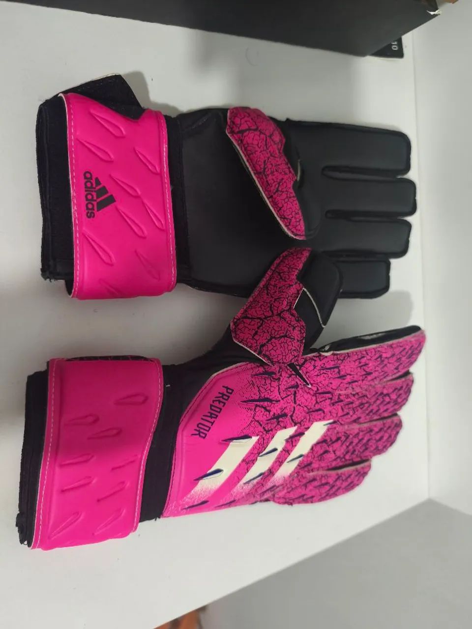 Luva Adidas Predator - Nova 