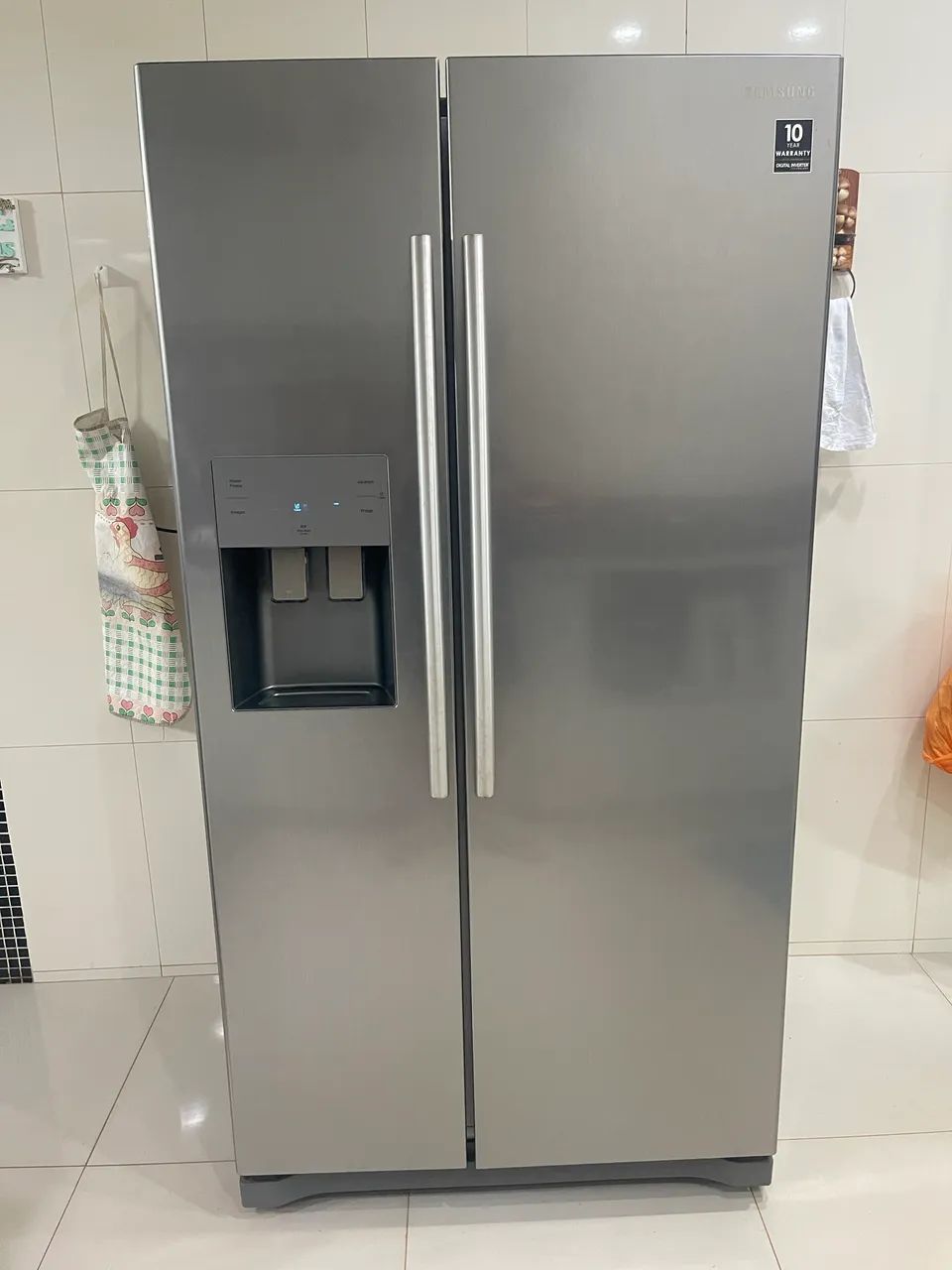 GELADEIRA COM MÁQUINA DE GELO SAMSUNG