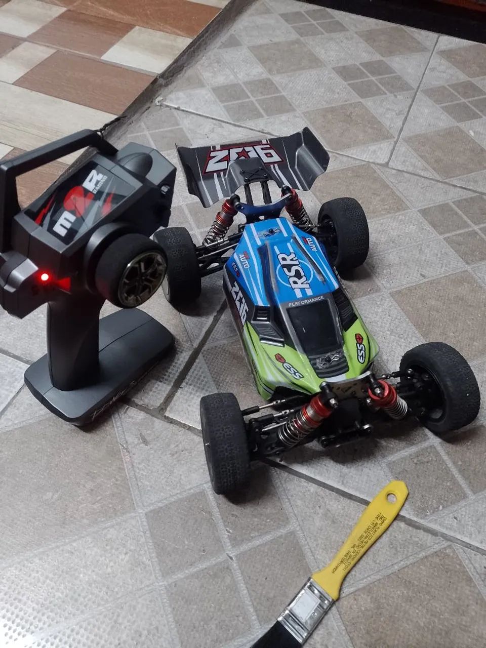 VENDO CARRO DE CONTROLE REMOTO
