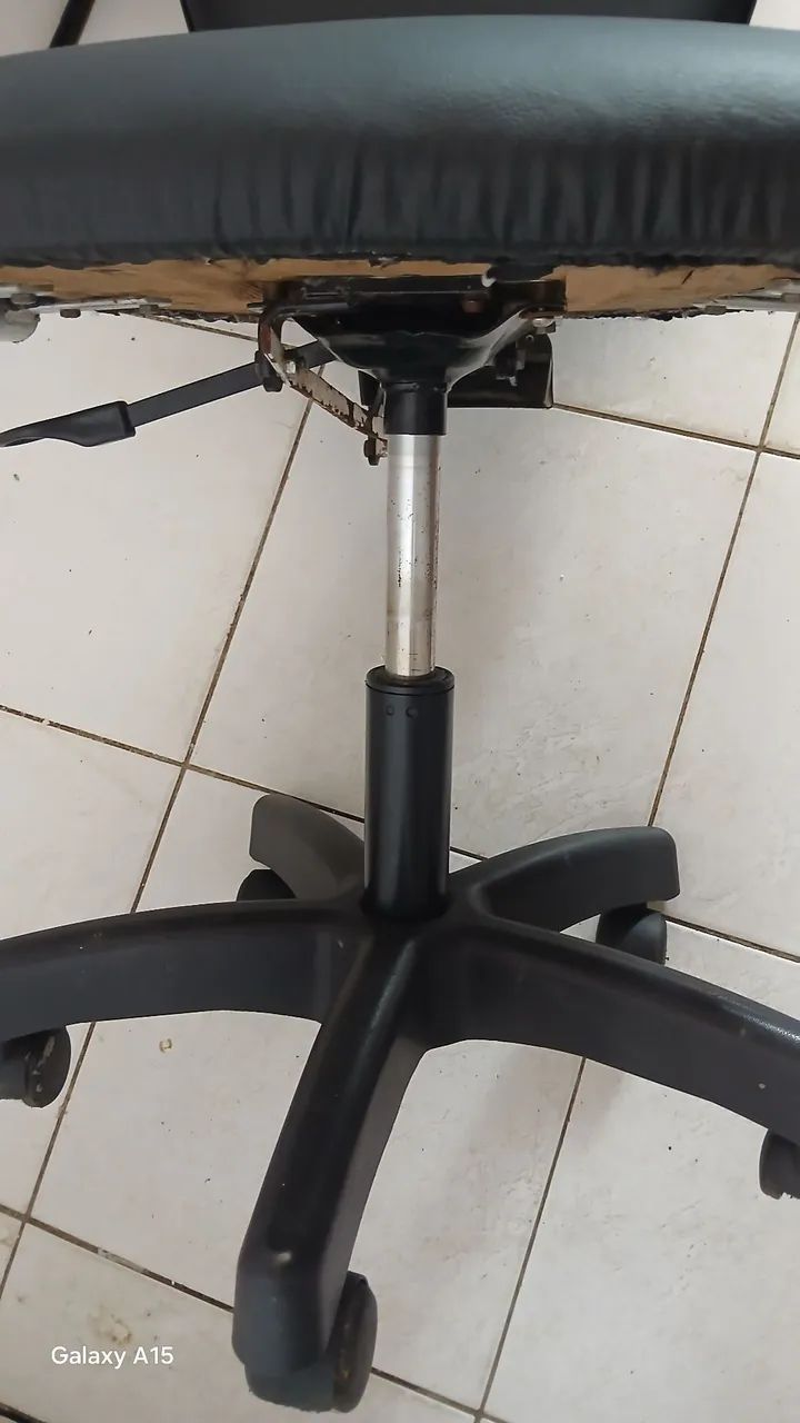 Cadeira pra salão Cabeleleiro/Design sobrancelha  - Foto 3