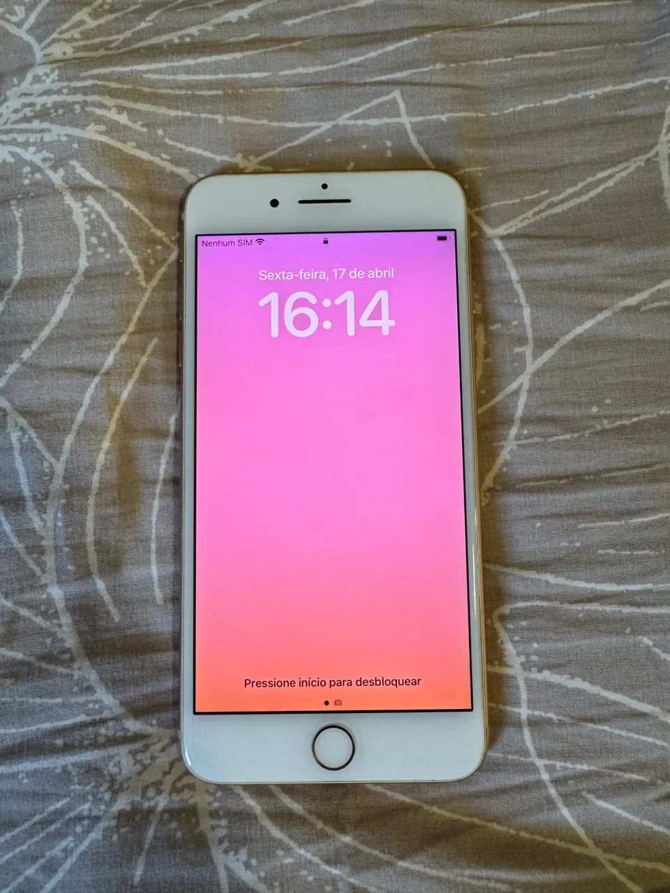Iphone 8 plus 64 gb perfeito - Celulares e Smartphones - Jardim