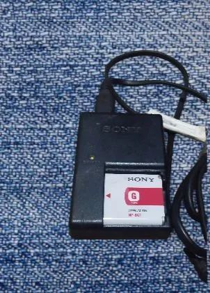 Carregador com bateria originais para câmeras Sony LEIA descrição 