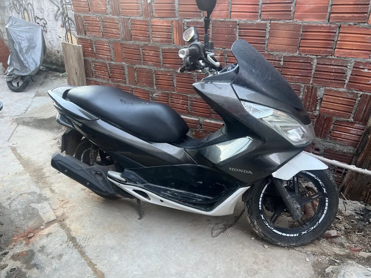 Vende-se pcx 2017 - Foto 2
