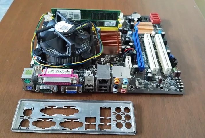 kit placa mae asus p5kpl-am core2duo E7300 e 4gb de ram ddr2 - Foto 3