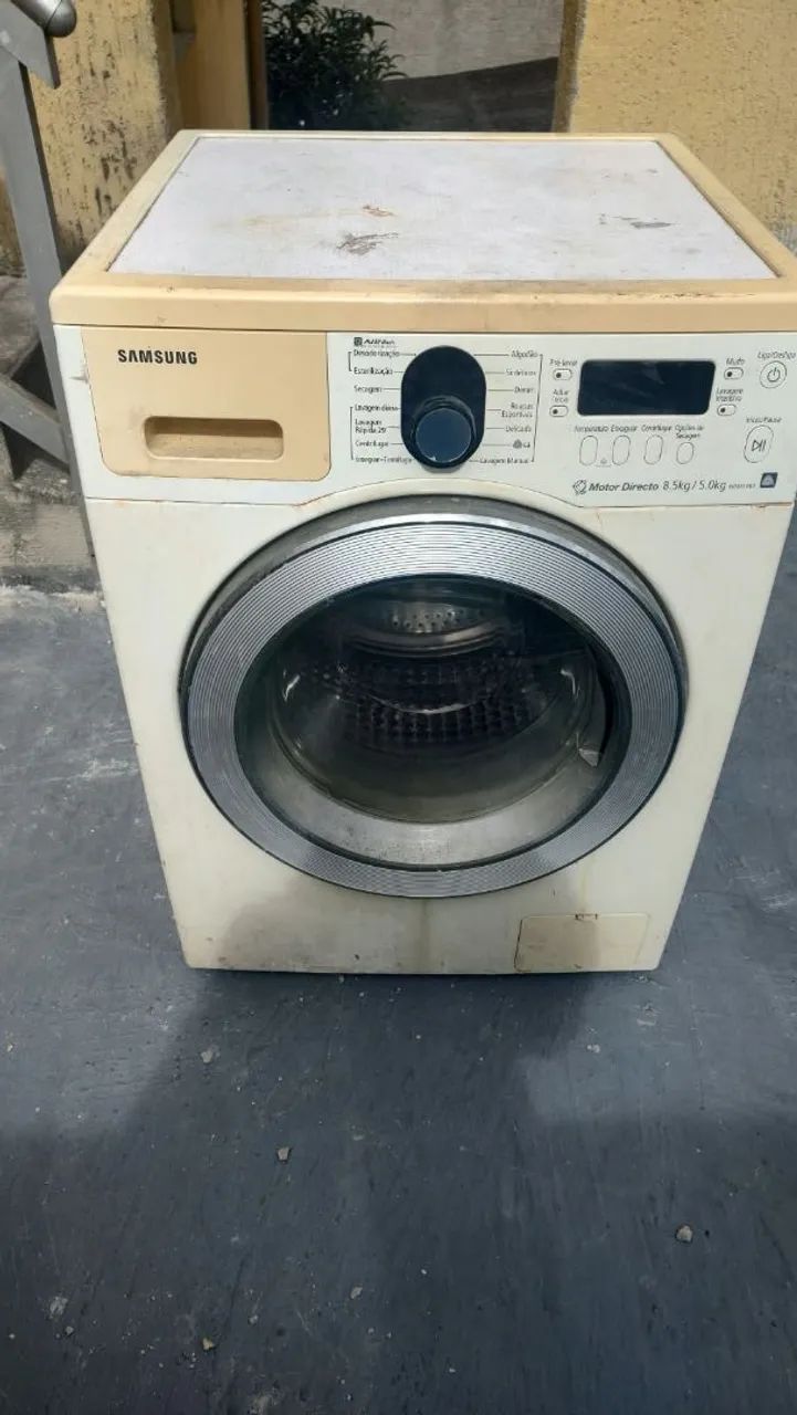 Máquina lava e seca com defeito 