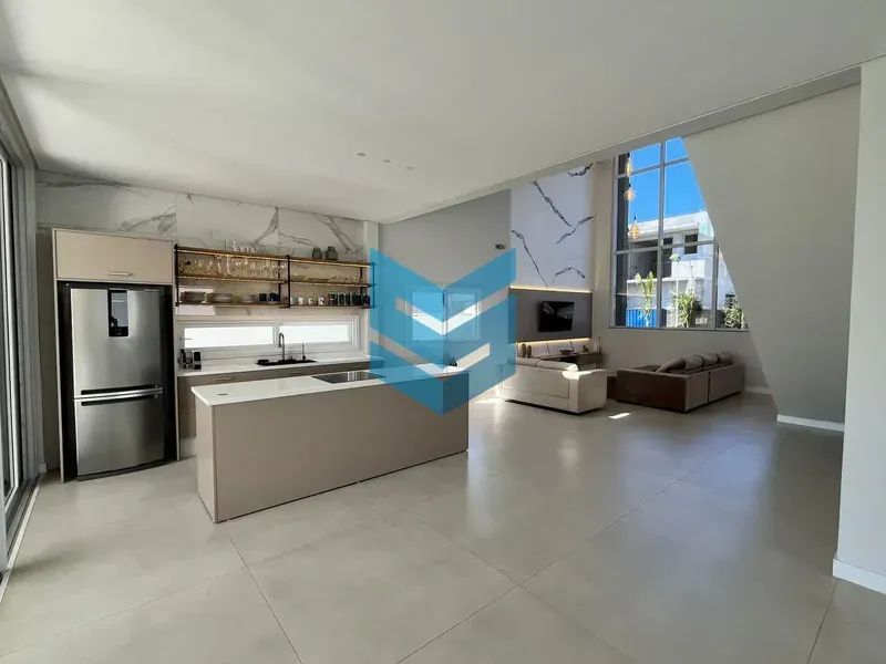 Casa com 4 suítes e 4 vagas de garagem - Campeche, Florianópolis/SC - Foto 4