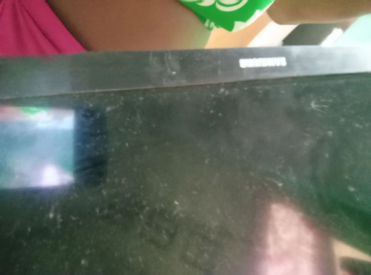 Vendo tv 32 polegadas a tela ficou escura e não voltou ao normal  - Foto 3