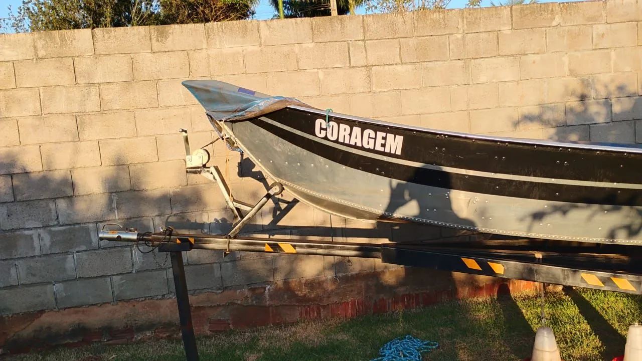 Barco com carretinha
