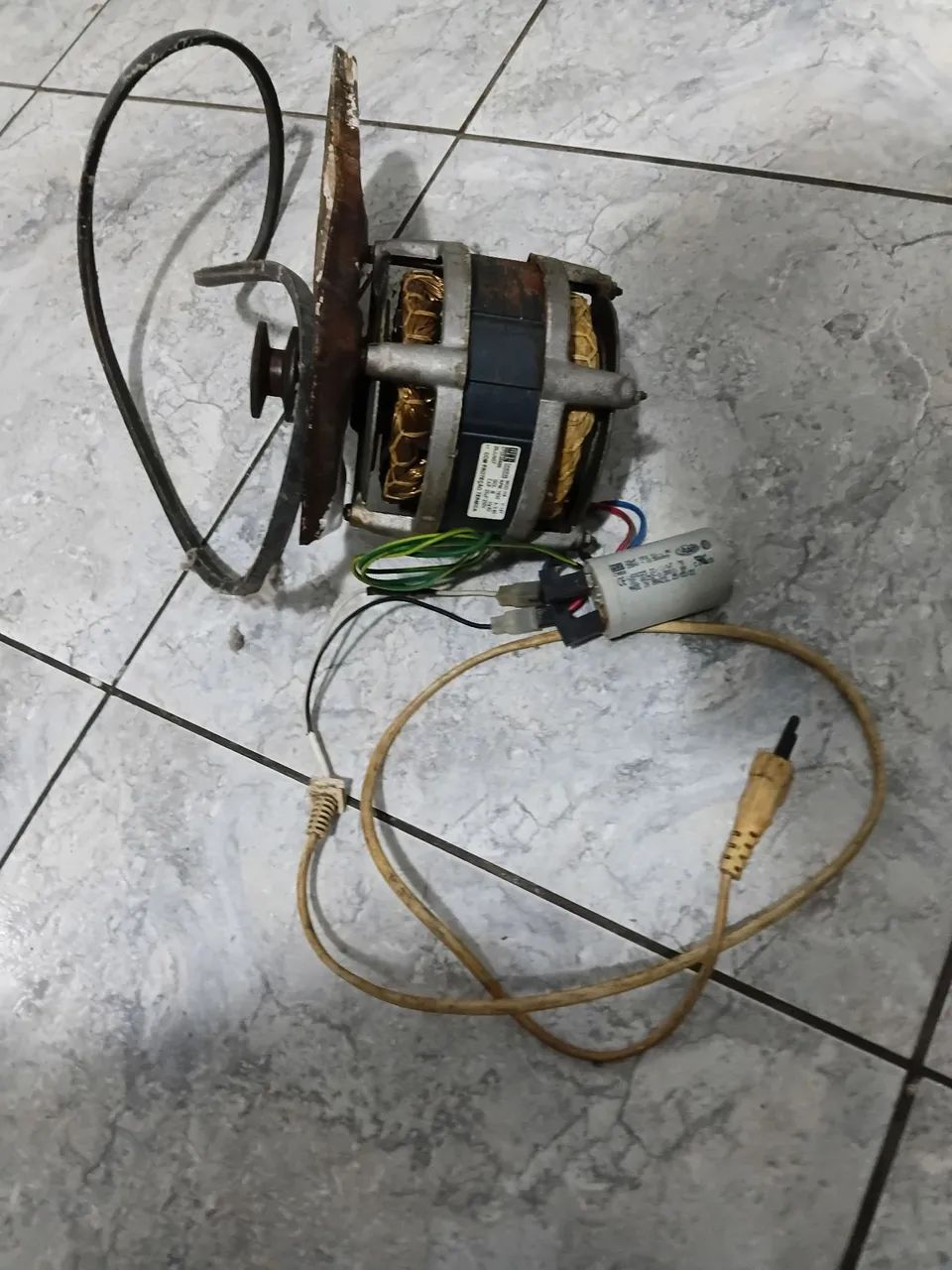 Motor elétrico  de tanquinho  colomar  - Foto 3