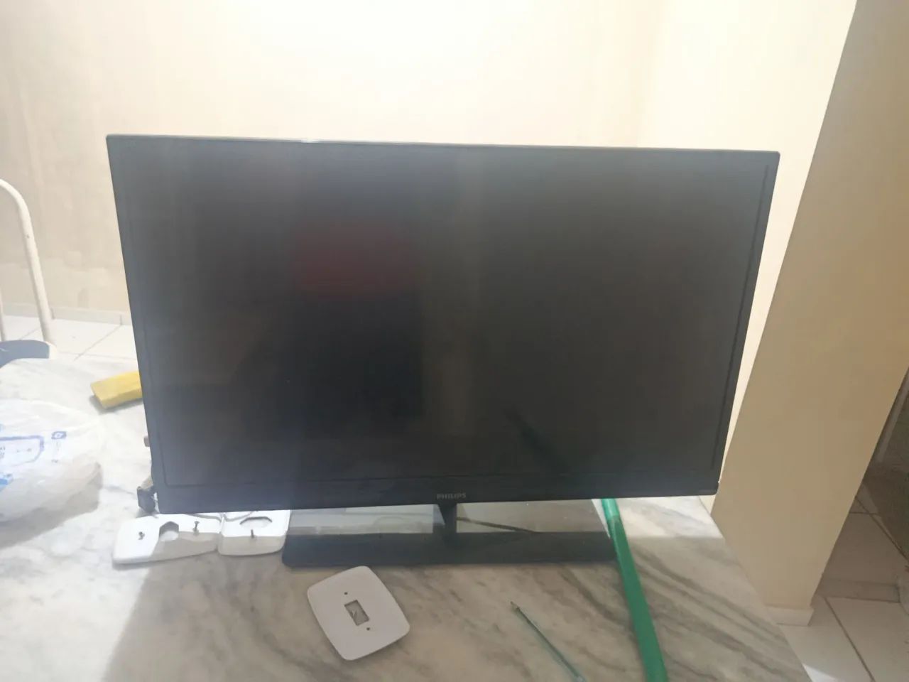 Vendo tv Philips 32" funcionando tudo  - Foto 2
