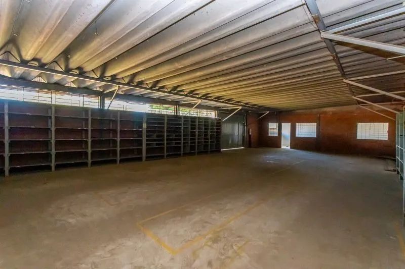 Prédio comercial de 600m².