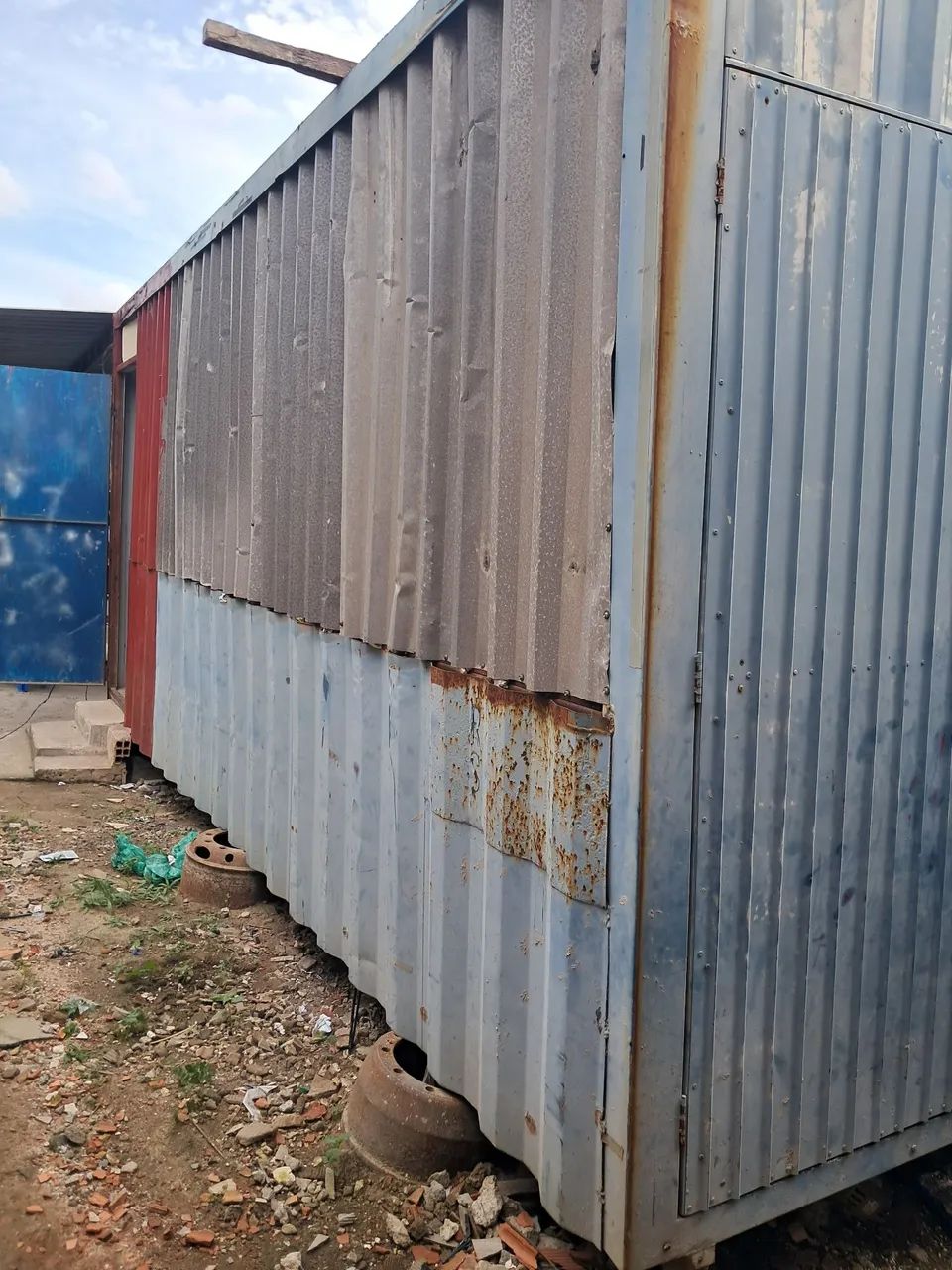 Container 