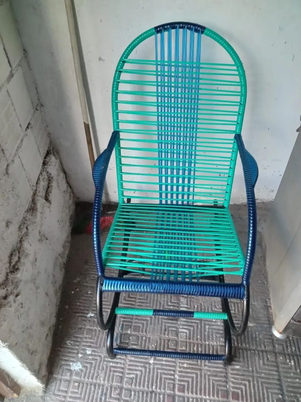 VENDO UMA CADEIRA DE BALANCO - Foto 2
