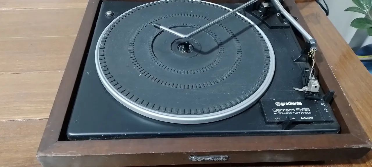 Toca-discos  Gradiente  garrard  s 95  com defeito  - Foto 2