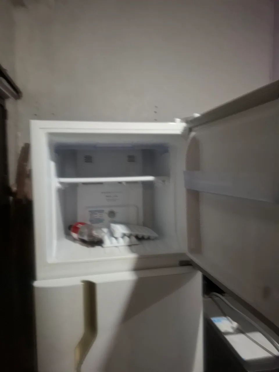  Geladeira Electrolux 371 litros - Foto 3