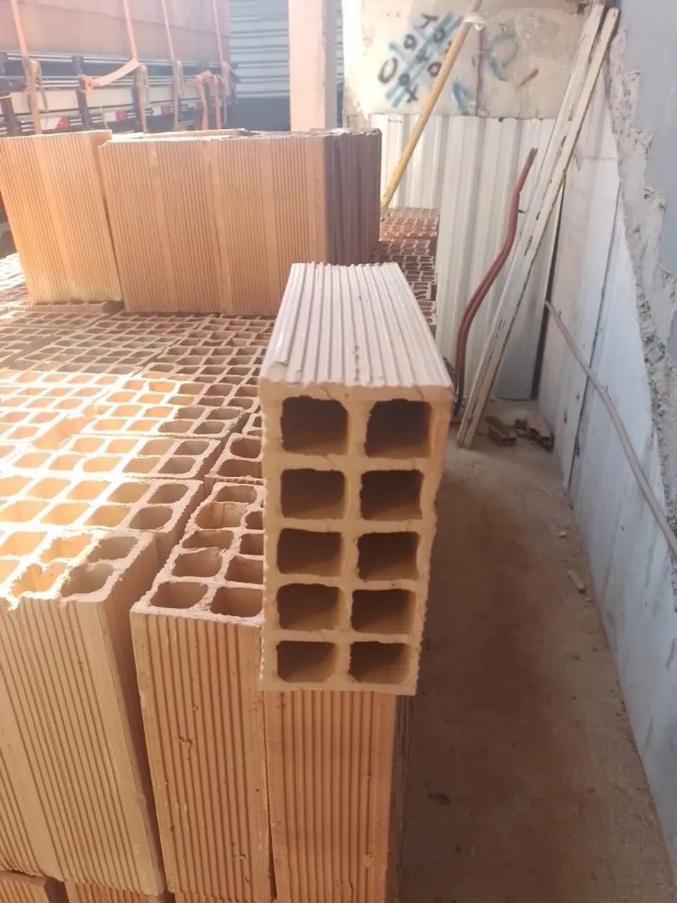 Tijolo direito da fábrica de Campos. 1300  - Foto 4