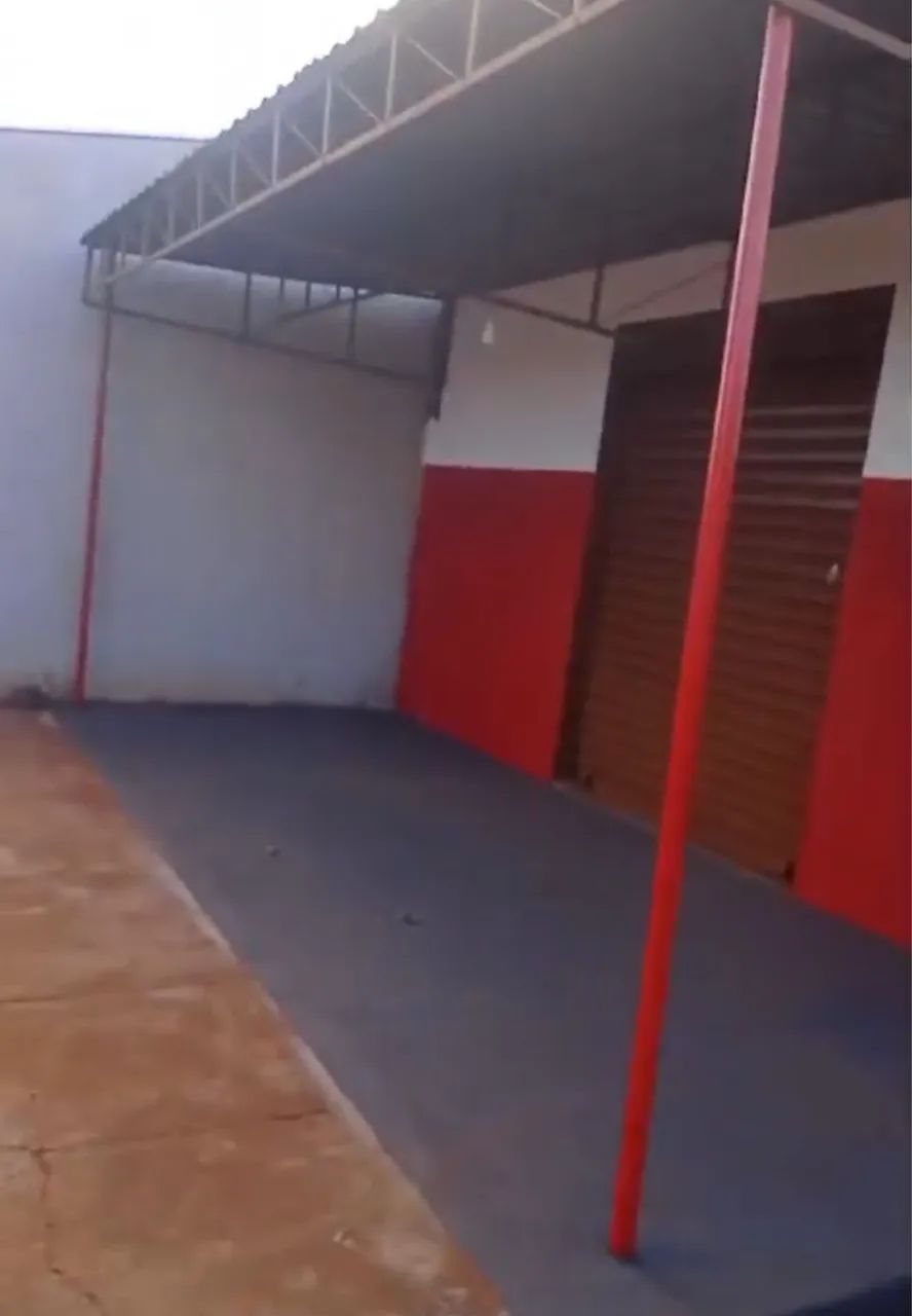 Alugo ou Vendo casa com excelente Salão Comercial  - Foto 5