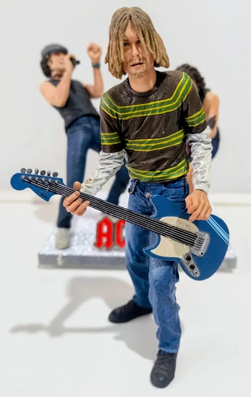 Kurt Cobain Neca 17 cm 2006 raro - Hobbies e coleções - Vila