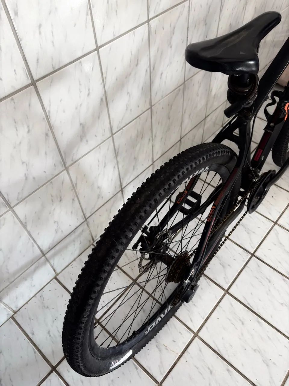 Bicicleta RAVA aro 29 câmbio Shimano - Foto 2