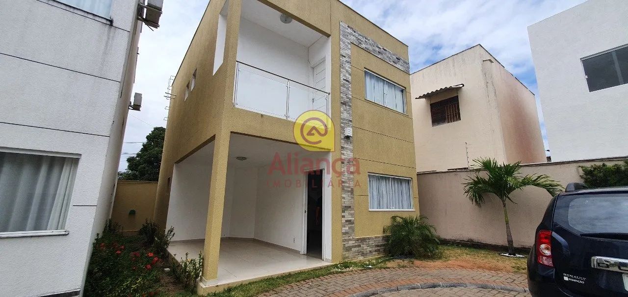 CASA EM CONDOMÍNIO