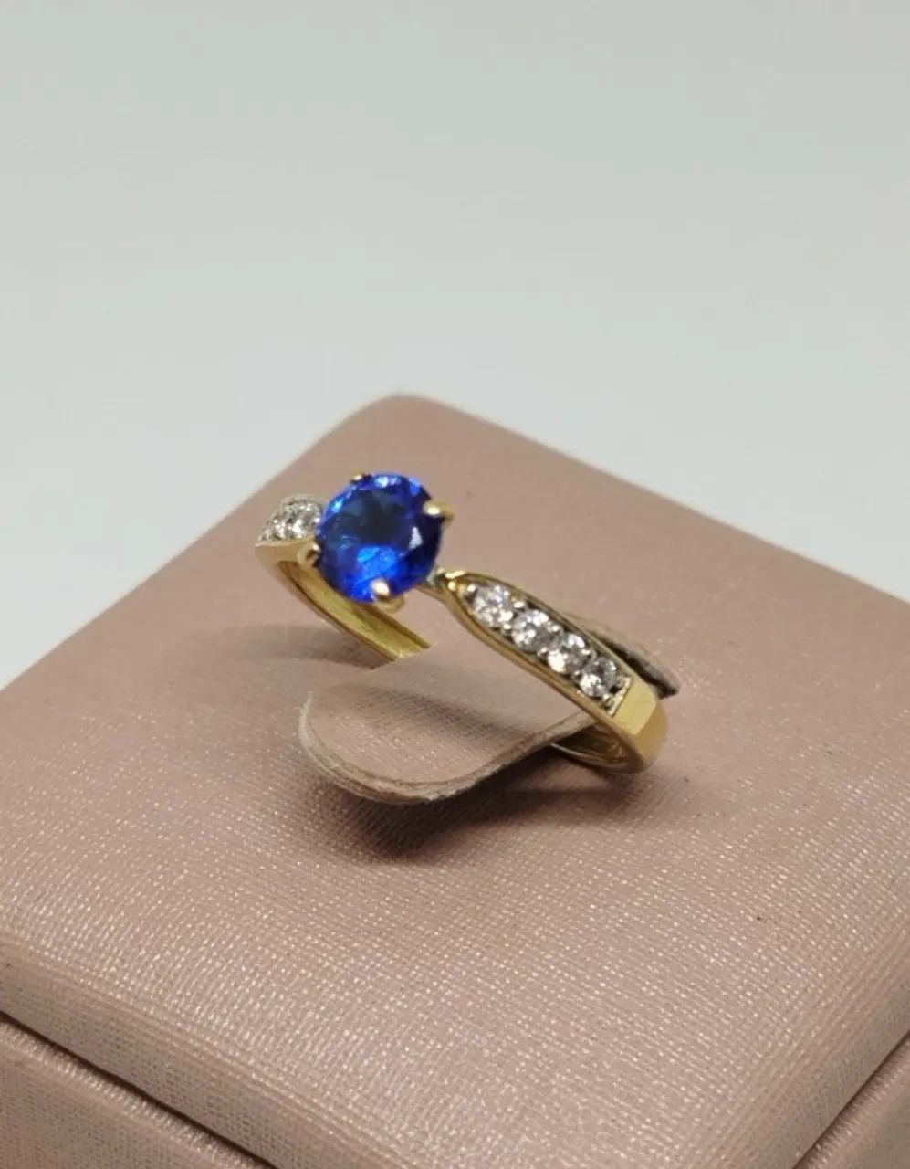 Anel ouro 18k - zirconias -  aro 11 - Foto 4