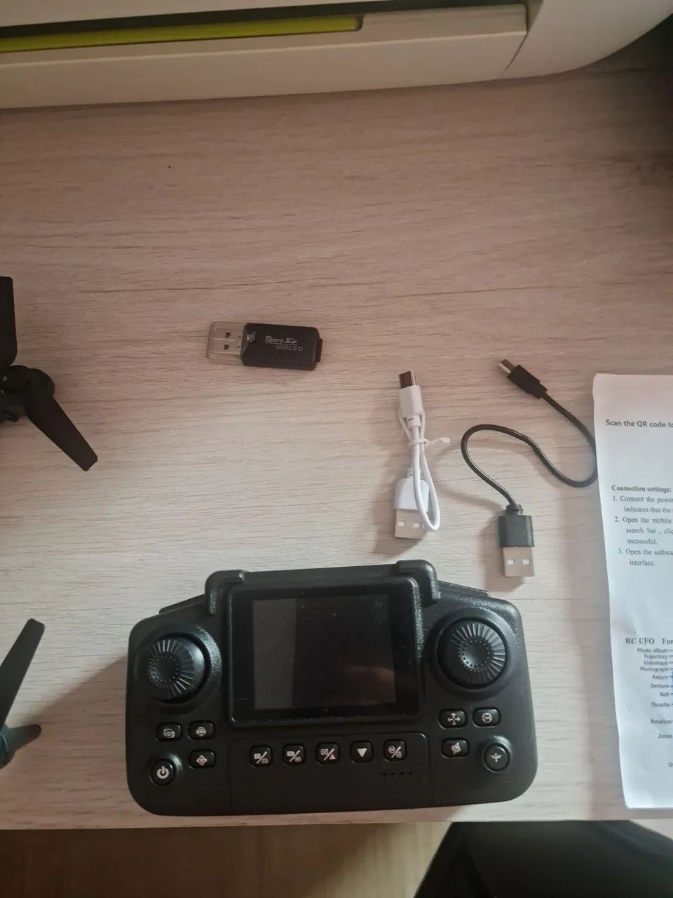 Drone com Câmera e Controle com Tela + Acessórios - Foto 3