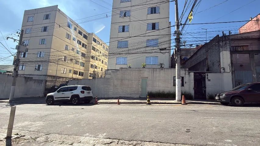     Apartamento à Venda em Embu das Artes - Perto de Tudo!