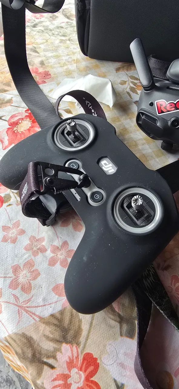 Avata 2 Combo com 3 Baterias e FPV Controller - Foto 6