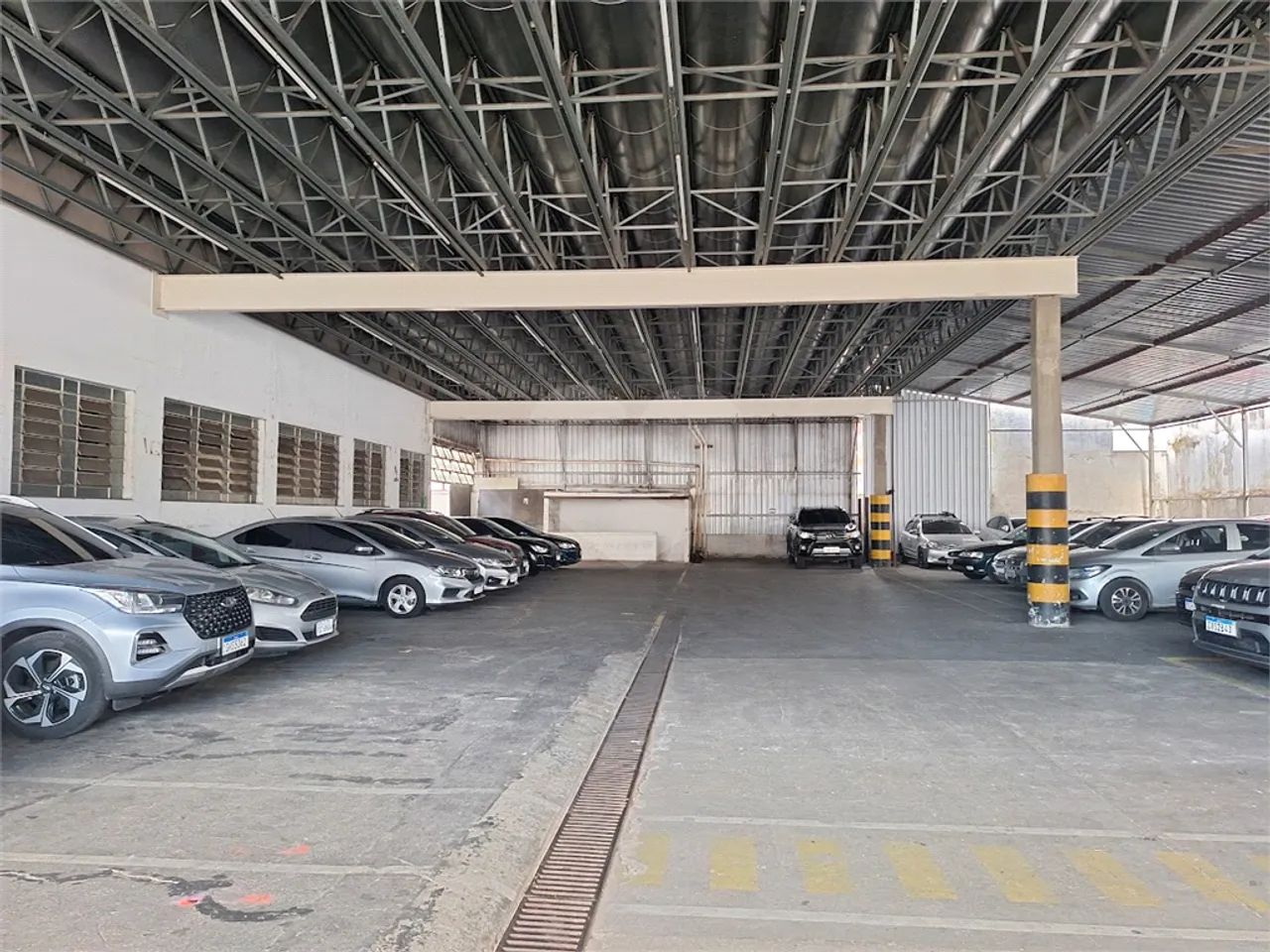 Prédio inteiro à venda ou para locação em Cambuci - SP
