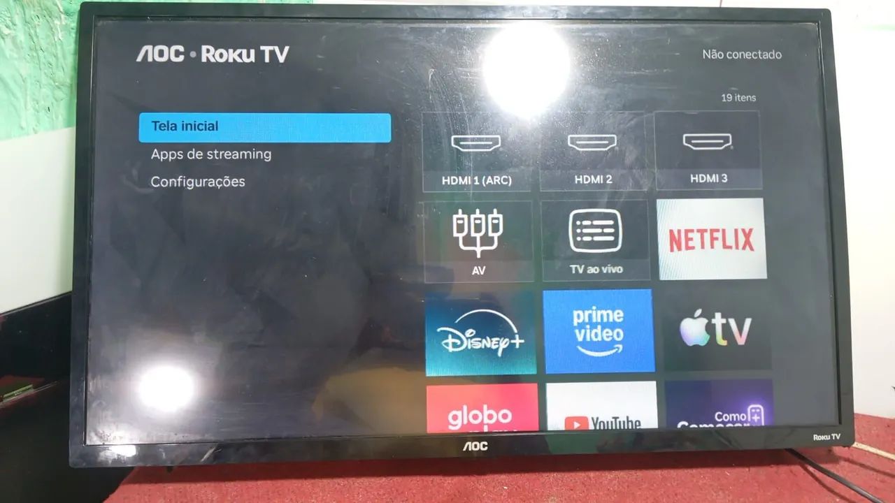 Duas TVs  smart tv 32 polegadas AOC e Semp Toshiba em perfeito estado. *