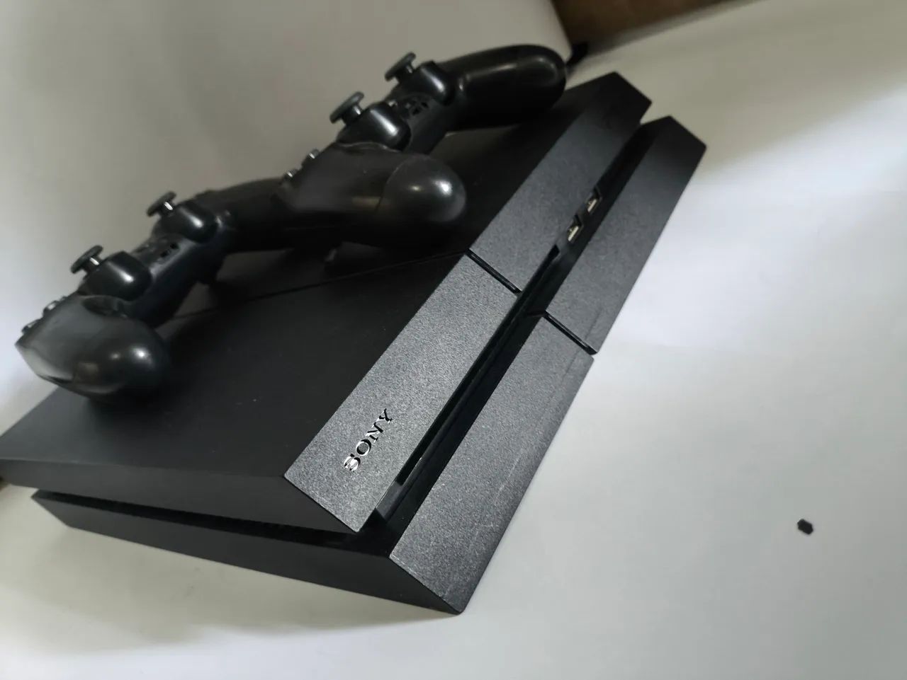 PS4 ( FAT )  - SSD 1TB + 4 JOGOS + 2 CONTROLES  - Foto 2