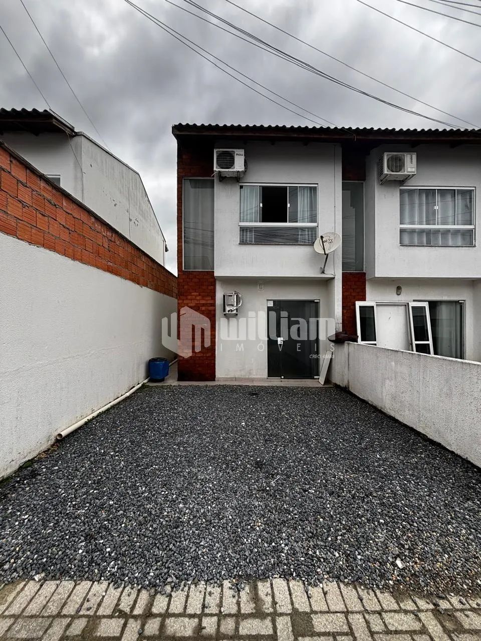 Casa com passagem lateral no Bairro Limeira - Foto 2