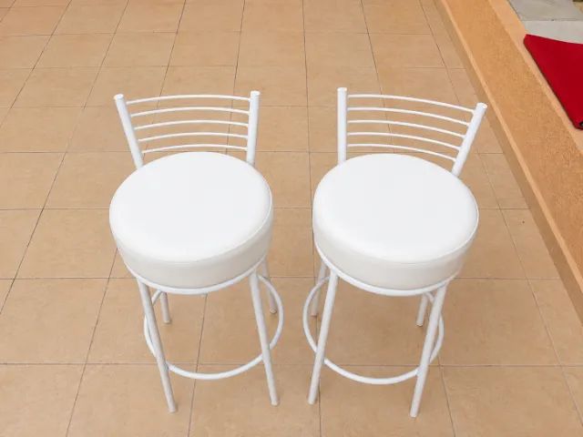 02 banquetas altas NOVAS! - Foto 2