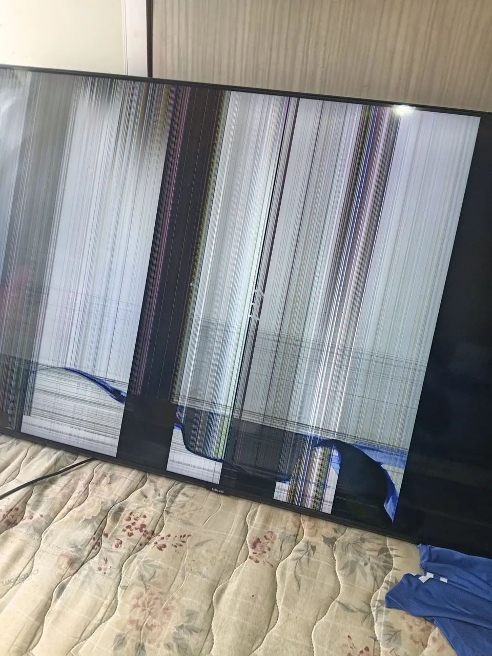 Vende-se 55 polegadas sanssung, meu neto jogou a escova e trincou a tela pega Internet  - Foto 5