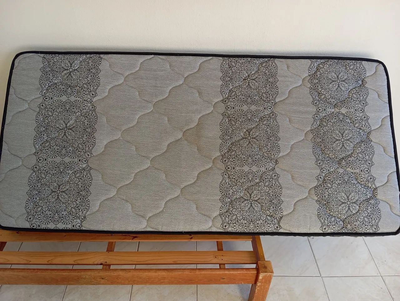Vendo cama com colchão - Foto 3