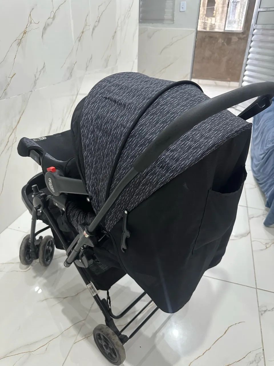 Carrinho de bebê Cosco c/bebê conforto  - Foto 4