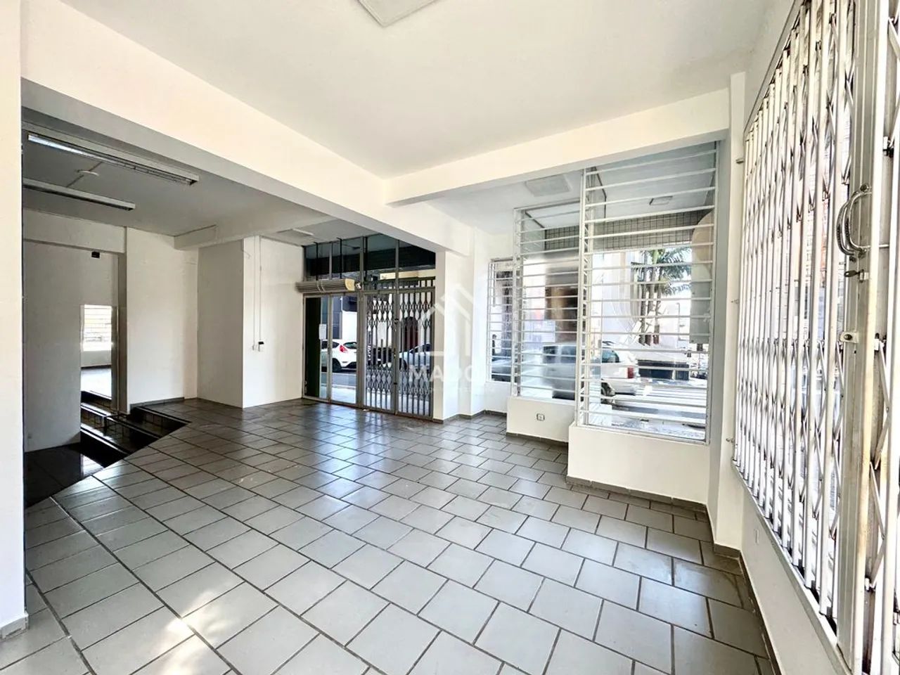 Sala comercial de esquina para locação | Centro | R$ 3.800,00 - Foto 4
