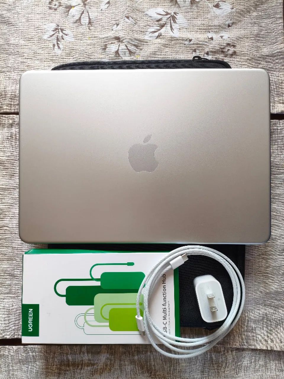 Macbook Neo Prata 8Gb 256Gb Cabo Carregador Case e Hub USB Ugreen 