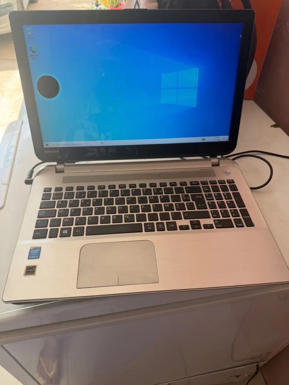 Vendo notebook Toshiba 