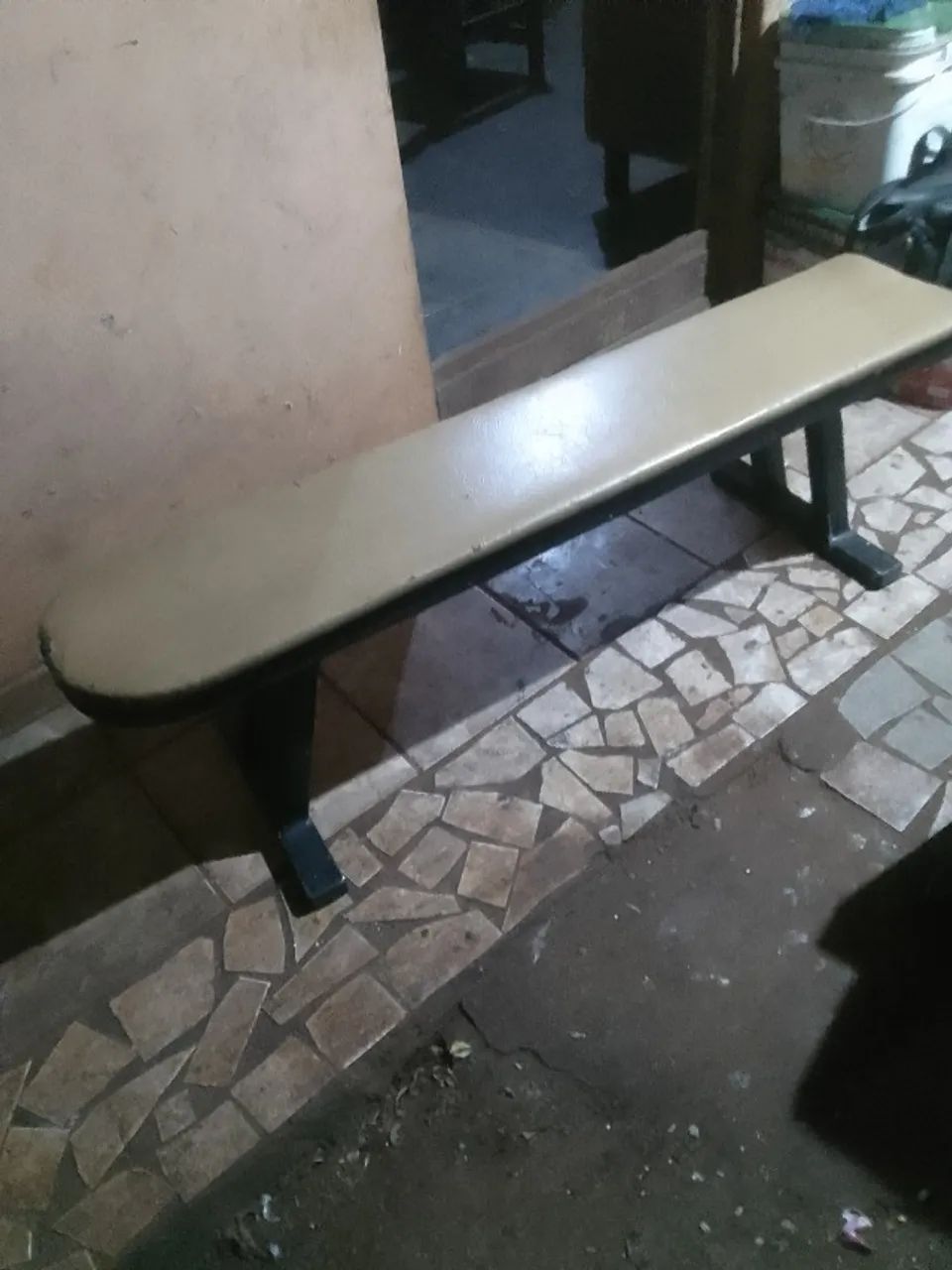 Vendo um banco reto para exercicio 