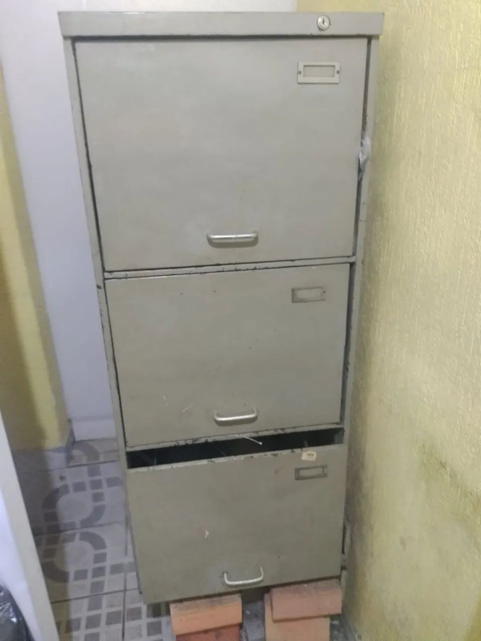 Vendo Arquivo de Aco 3 gavetas R$ 180,00 retirar no centro de são Bernardo do campo  - Foto 6