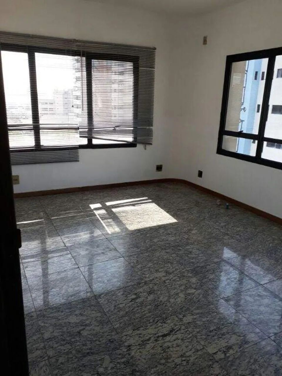 Sala Comercial para Alugar em Santo André - Jardim | 35 m², 1 vaga, Elevador