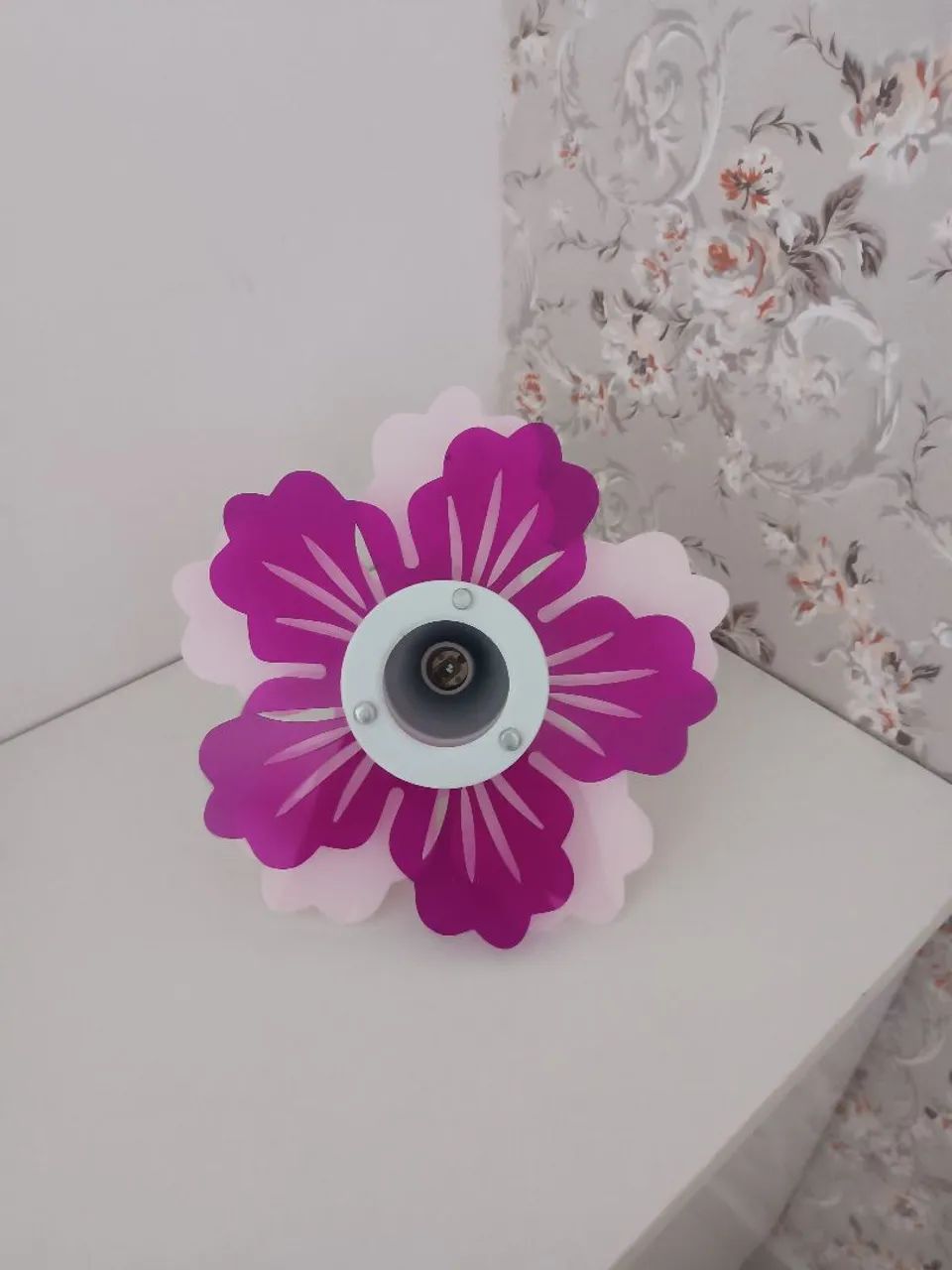 Lustre para quarto de menina 