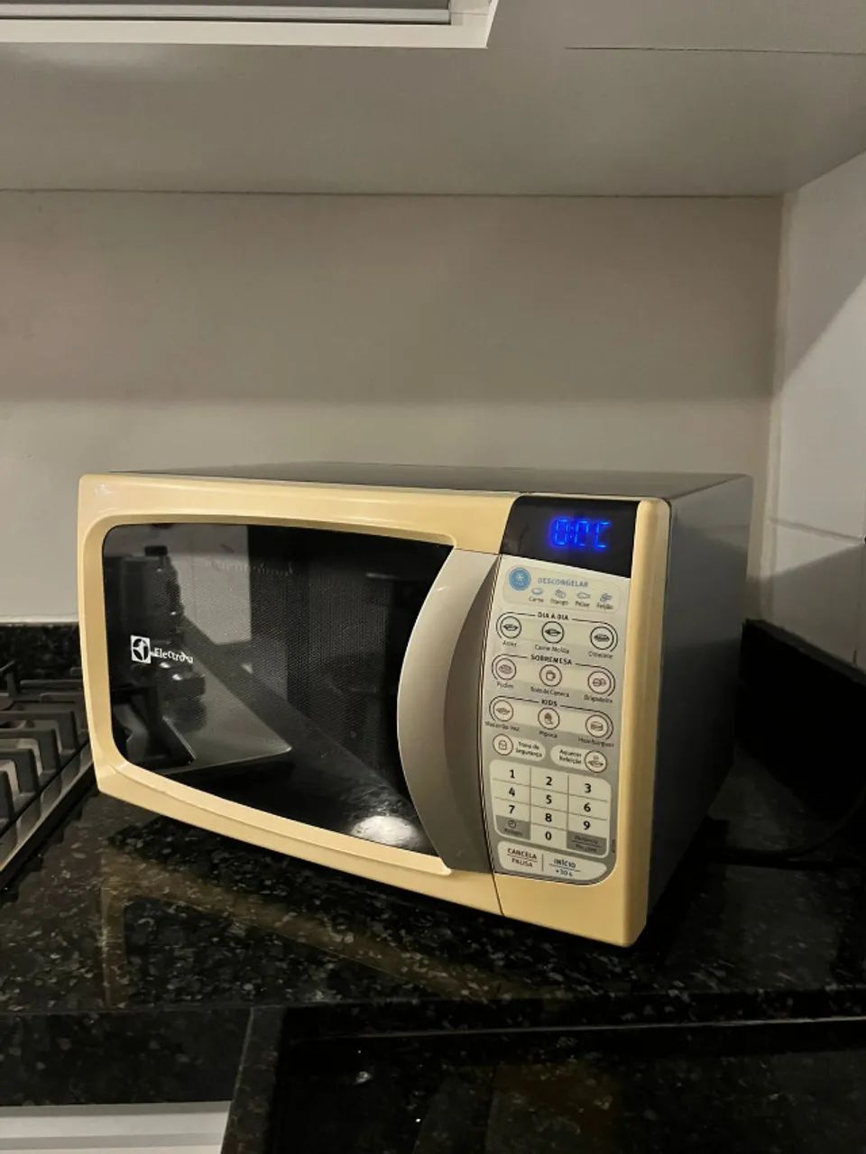 Microondas Electrolux 20 Litros em Perfeito estado - Foto 4