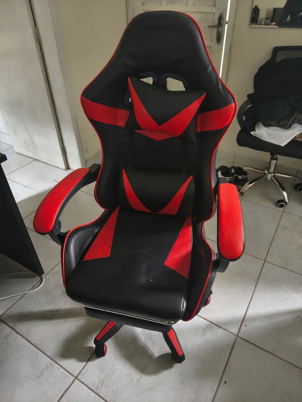 Cadeira Gamer estado de nova - Foto 2