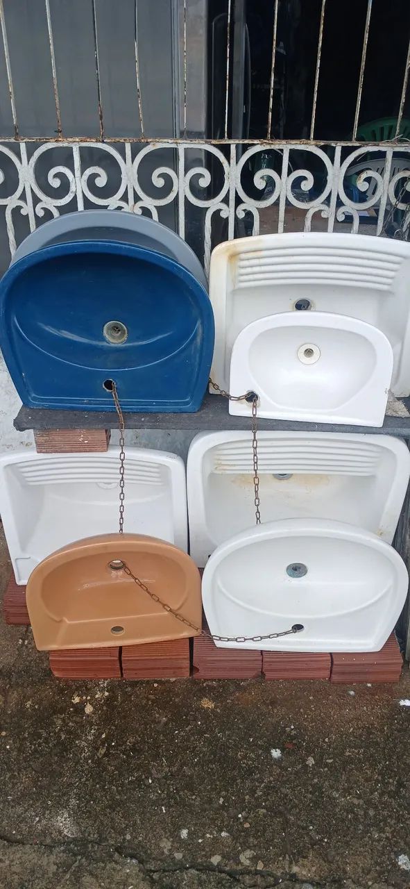 Tanques e Pias  de louça cada uma tem um valor 